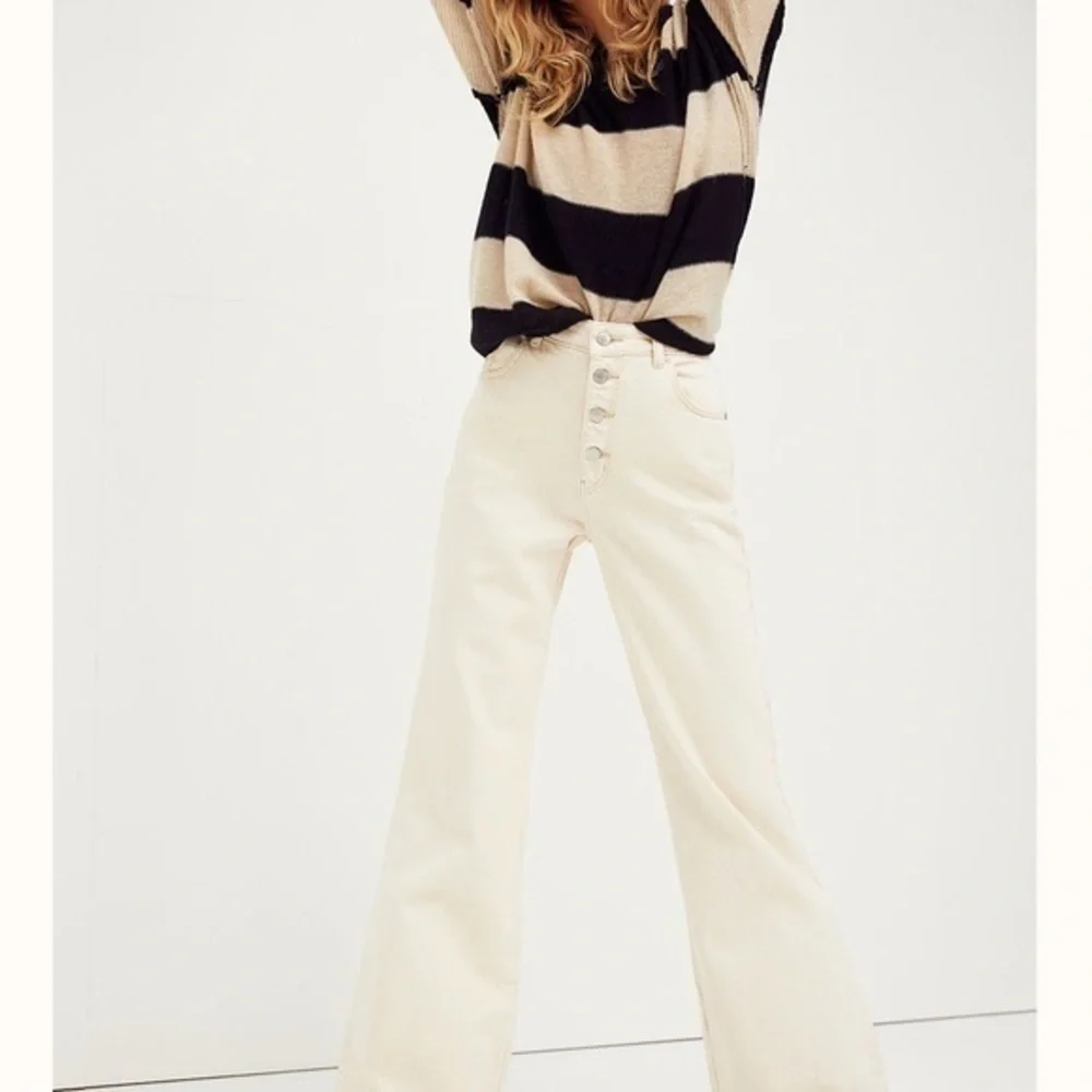 FREE PEOPLE WHITE FLARE JEAN
